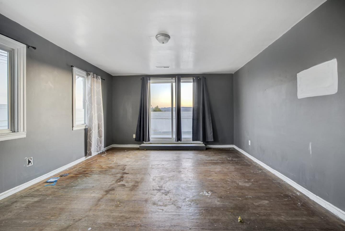 Detail Gallery Image 8 of 44 For 664 Grand Ave, South San Francisco,  CA 94080 - 7 Beds | 3 Baths