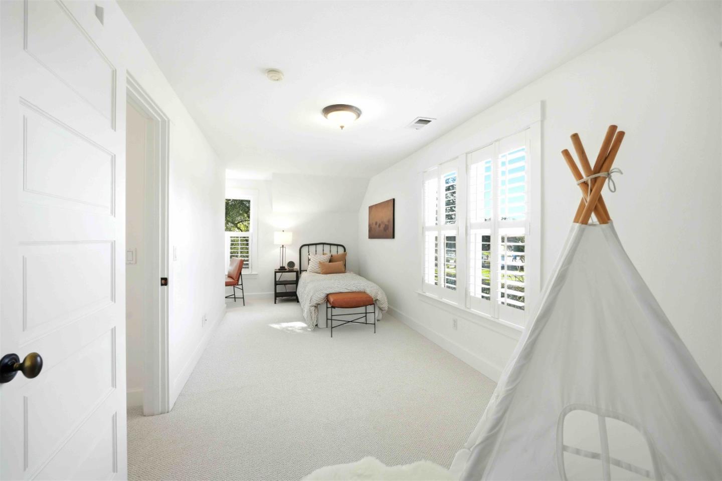 Detail Gallery Image 28 of 54 For 1680 E Main Ave, Morgan Hill,  CA 95037 - 5 Beds | 3 Baths