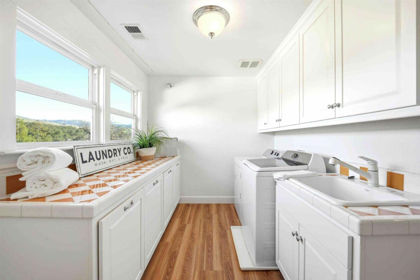 Detail Gallery Image 31 of 54 For 1680 E Main Ave, Morgan Hill,  CA 95037 - 5 Beds | 3 Baths