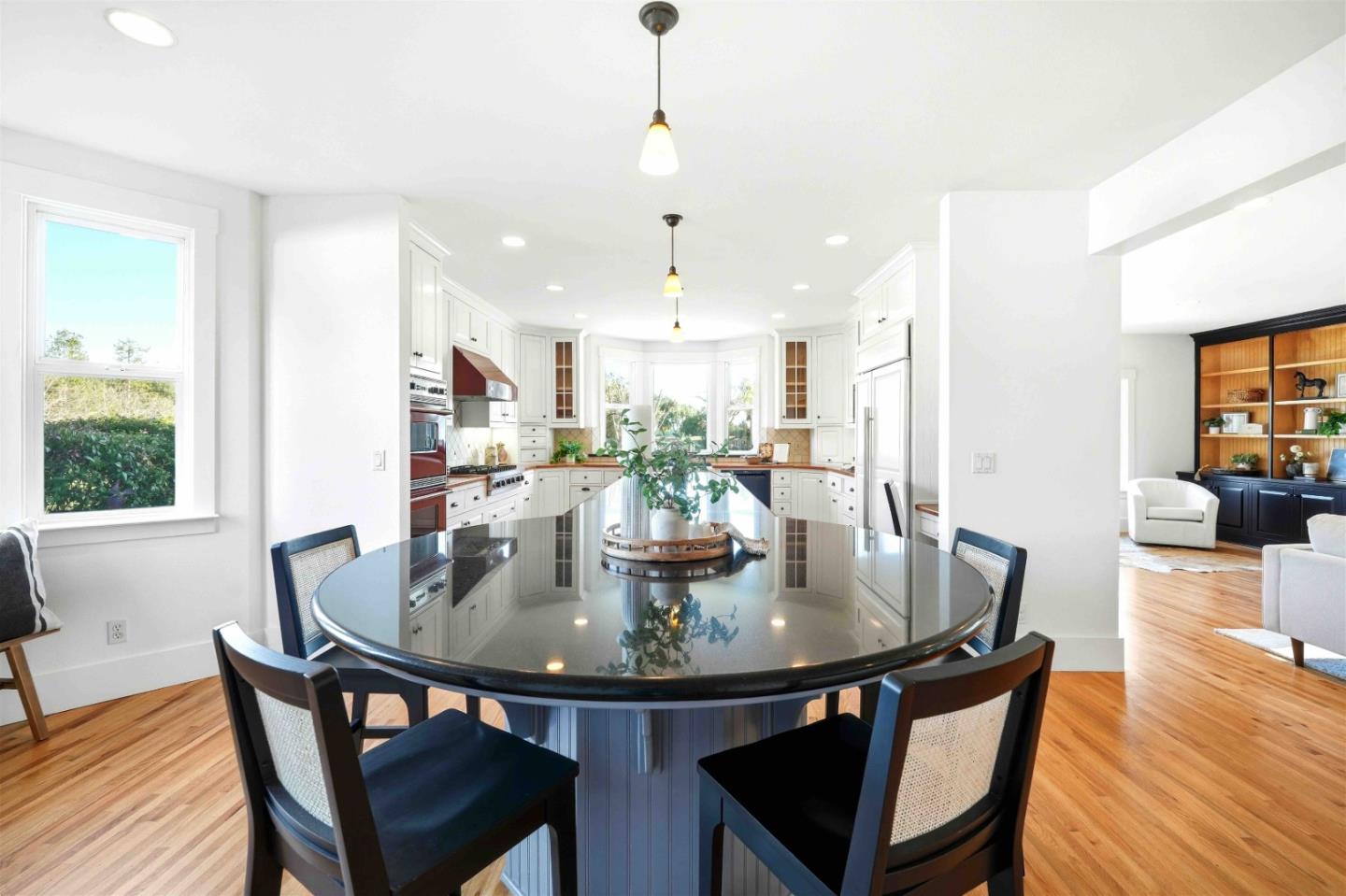 Detail Gallery Image 9 of 54 For 1680 E Main Ave, Morgan Hill,  CA 95037 - 5 Beds | 3 Baths