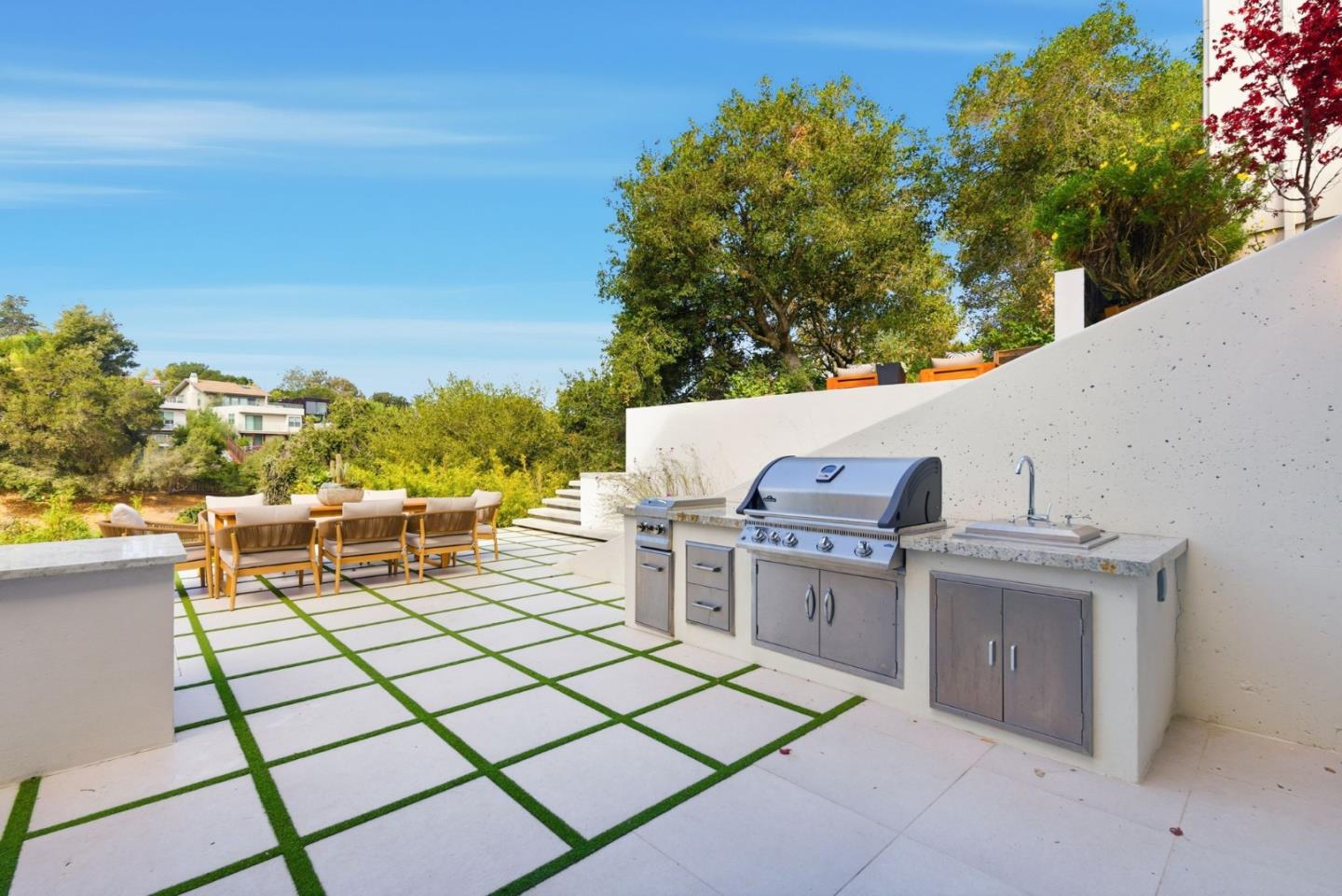 Detail Gallery Image 14 of 76 For 1669 Whitham Ave, Los Altos,  CA 94024 - 5 Beds | 5/1 Baths