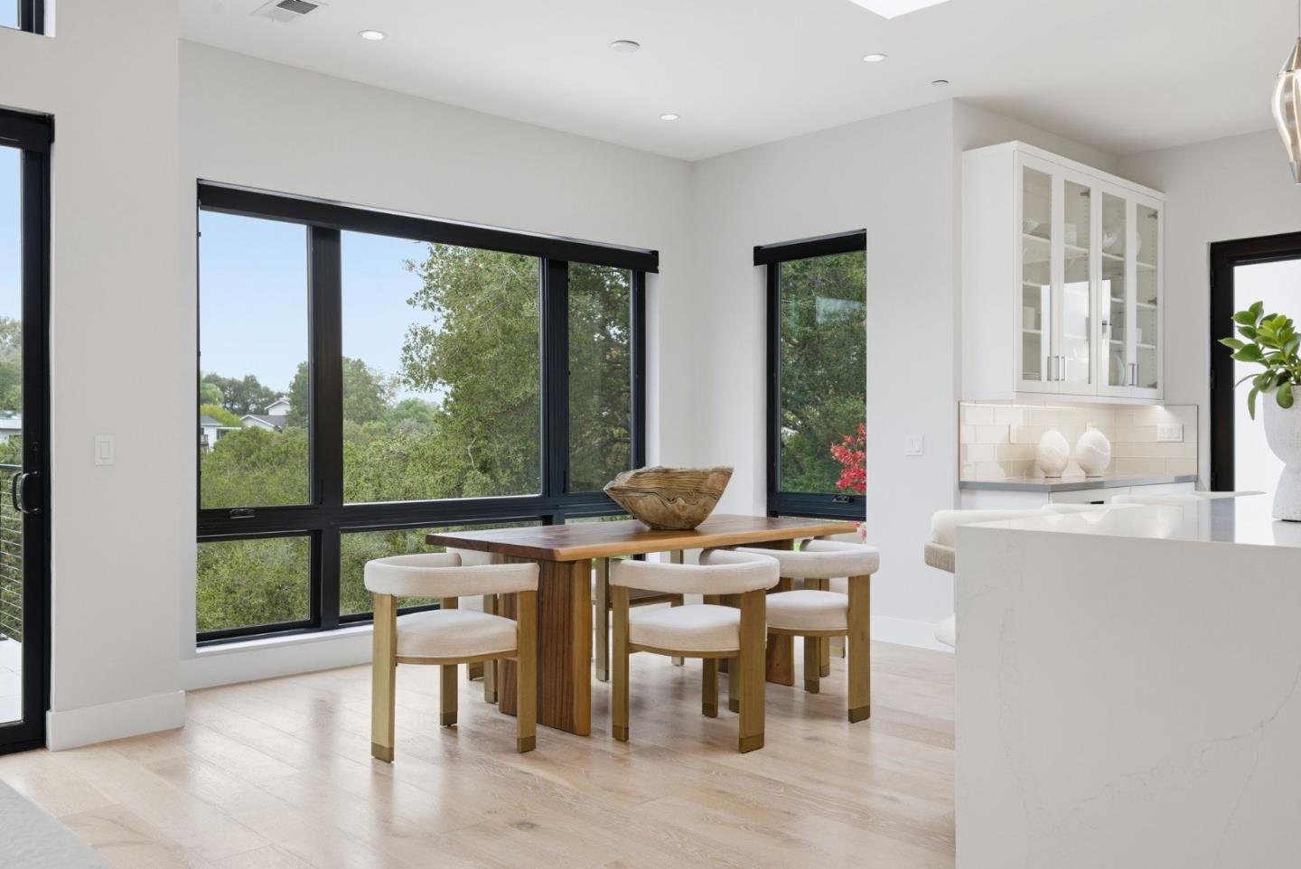 Detail Gallery Image 38 of 76 For 1669 Whitham Ave, Los Altos,  CA 94024 - 5 Beds | 5/1 Baths