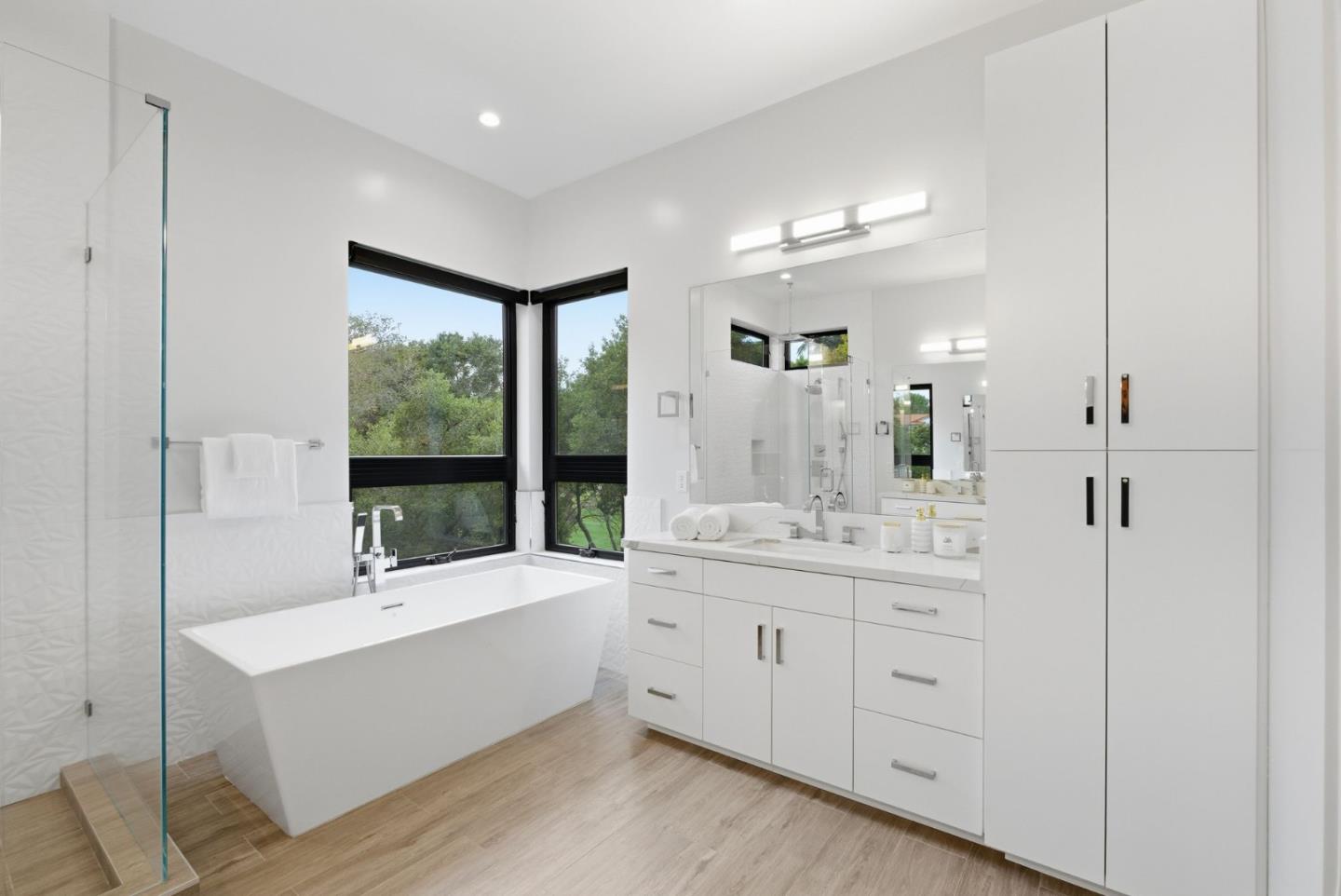 Detail Gallery Image 49 of 76 For 1669 Whitham Ave, Los Altos,  CA 94024 - 5 Beds | 5/1 Baths