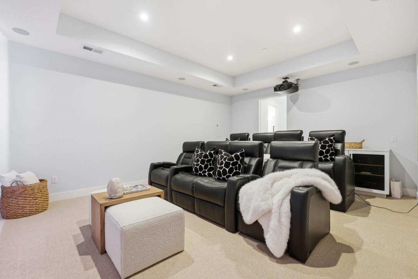 Detail Gallery Image 74 of 76 For 1669 Whitham Ave, Los Altos,  CA 94024 - 5 Beds | 5/1 Baths