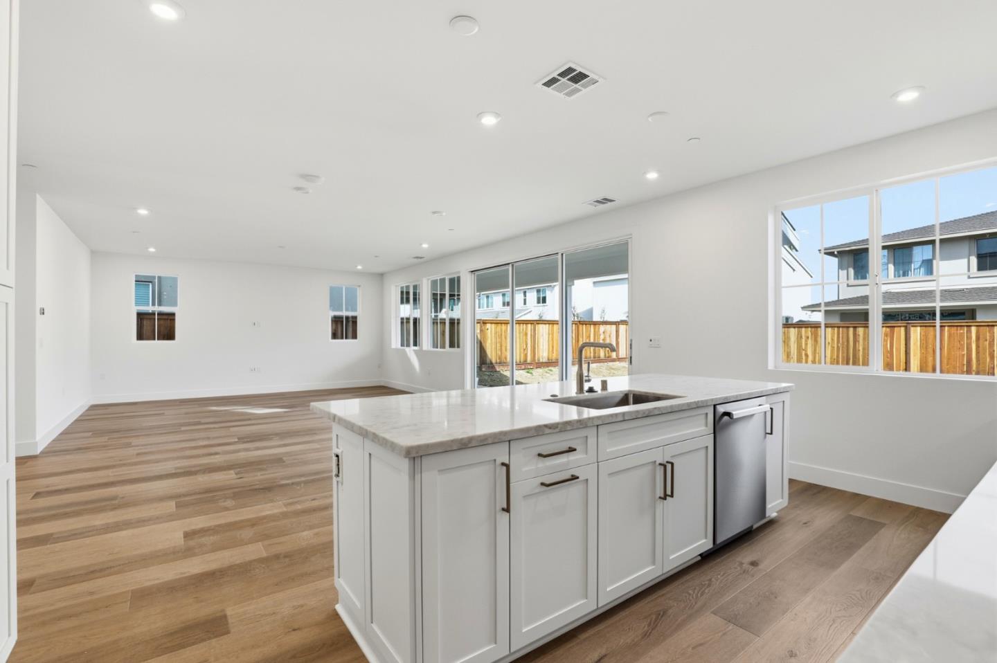 Detail Gallery Image 11 of 48 For 7360 Ailes Ct, Gilroy,  CA 95020 - 4 Beds | 3/1 Baths