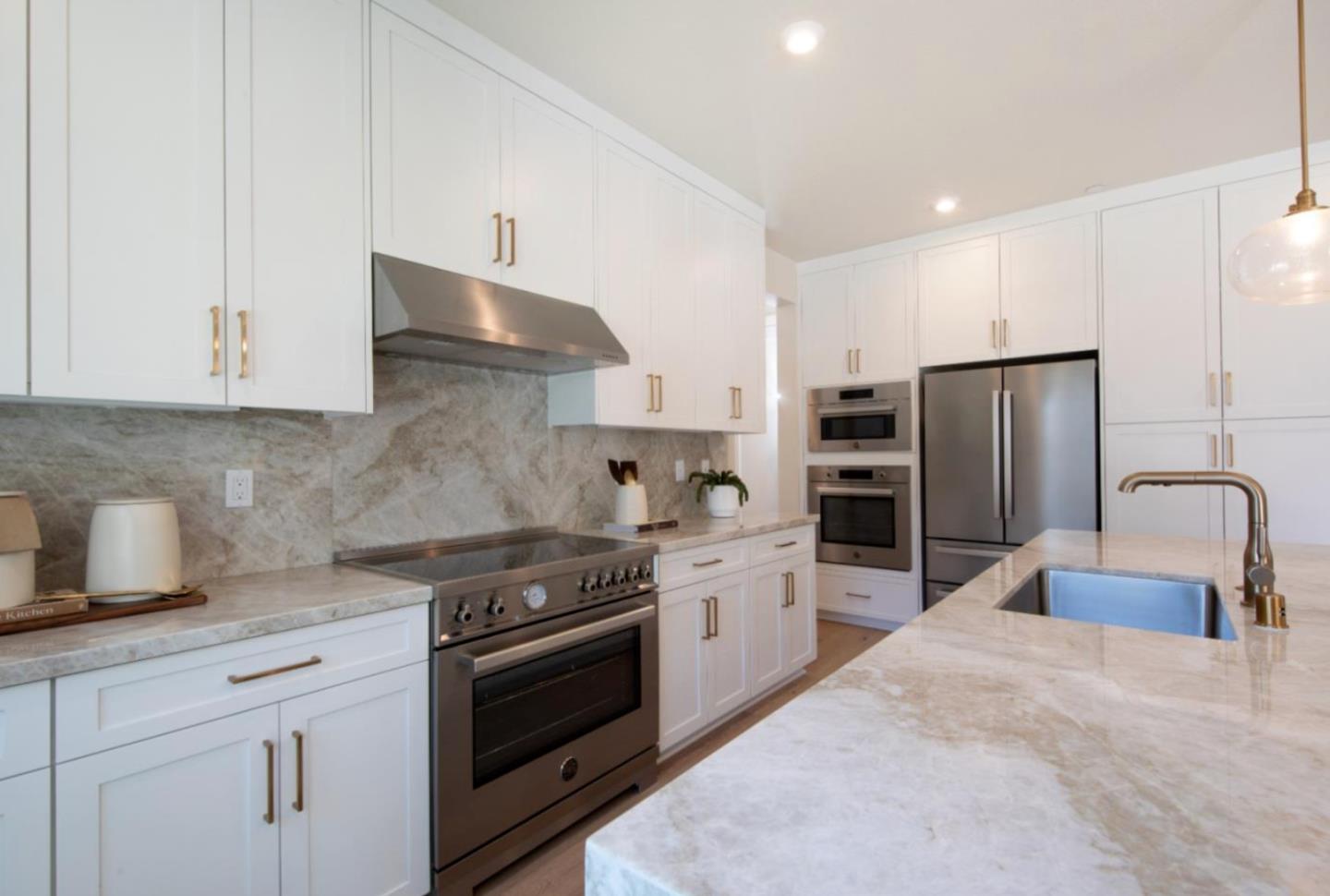 Detail Gallery Image 3 of 10 For 7360 Ailes Ct, Gilroy,  CA 95020 - 4 Beds | 3/1 Baths