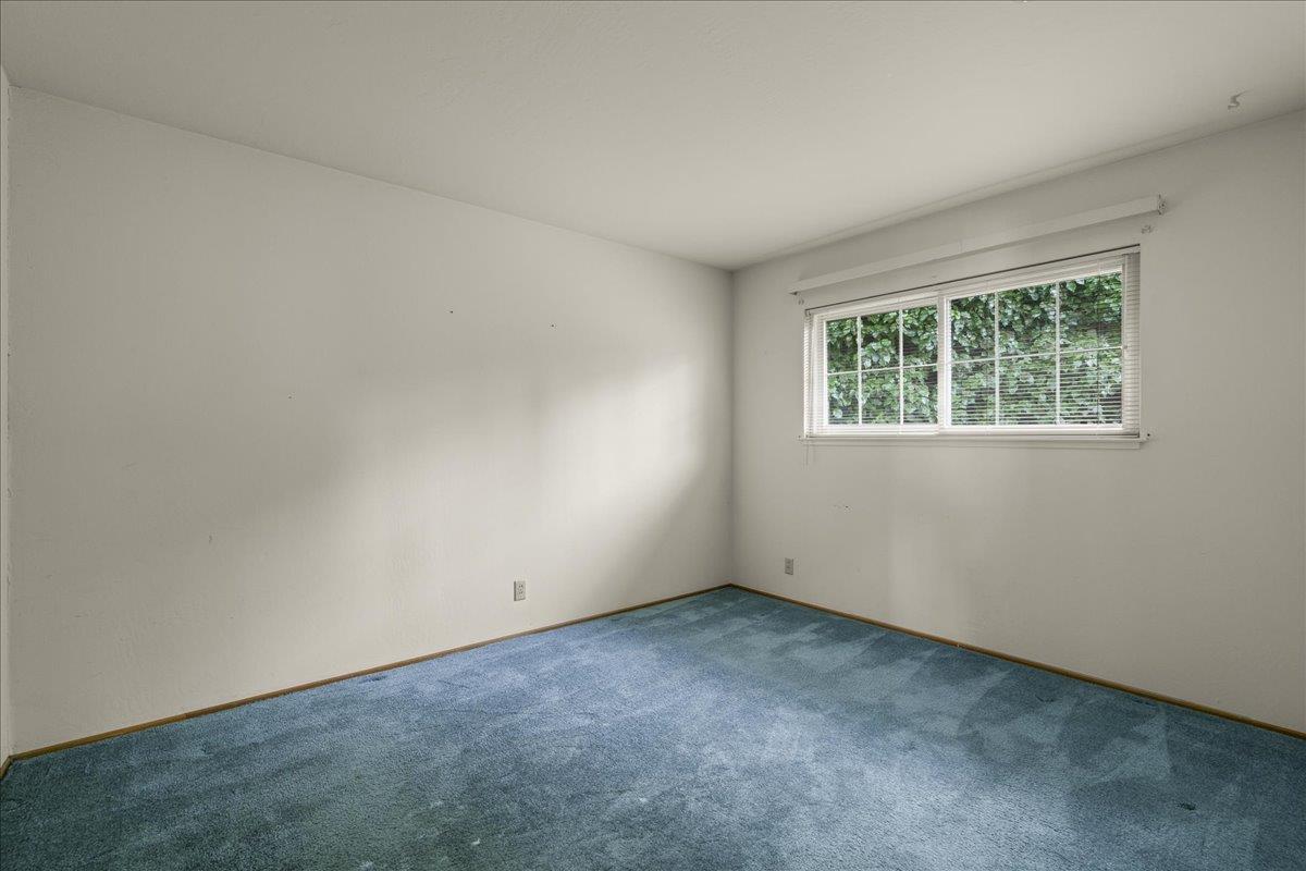 Detail Gallery Image 10 of 19 For 2250 Blossom Crest Way, San Jose,  CA 95124 - 4 Beds | 2 Baths