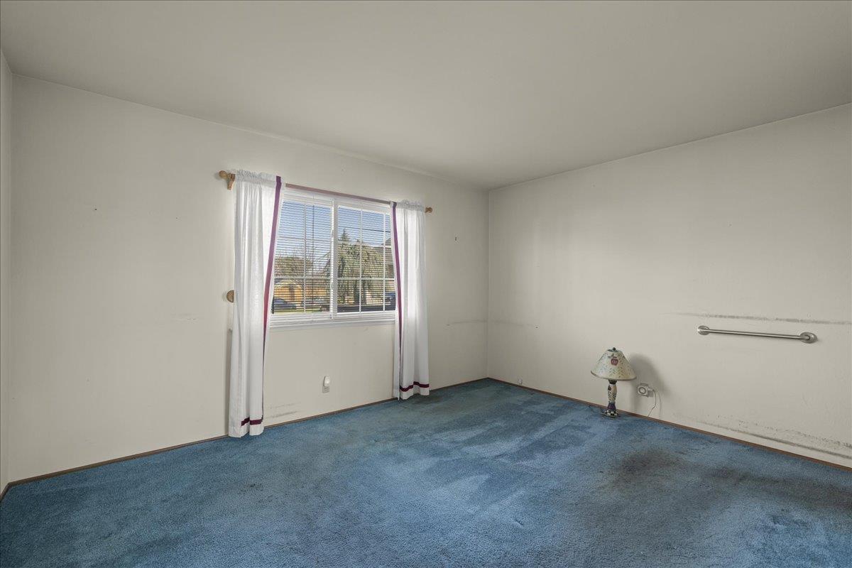 Detail Gallery Image 13 of 19 For 2250 Blossom Crest Way, San Jose,  CA 95124 - 4 Beds | 2 Baths