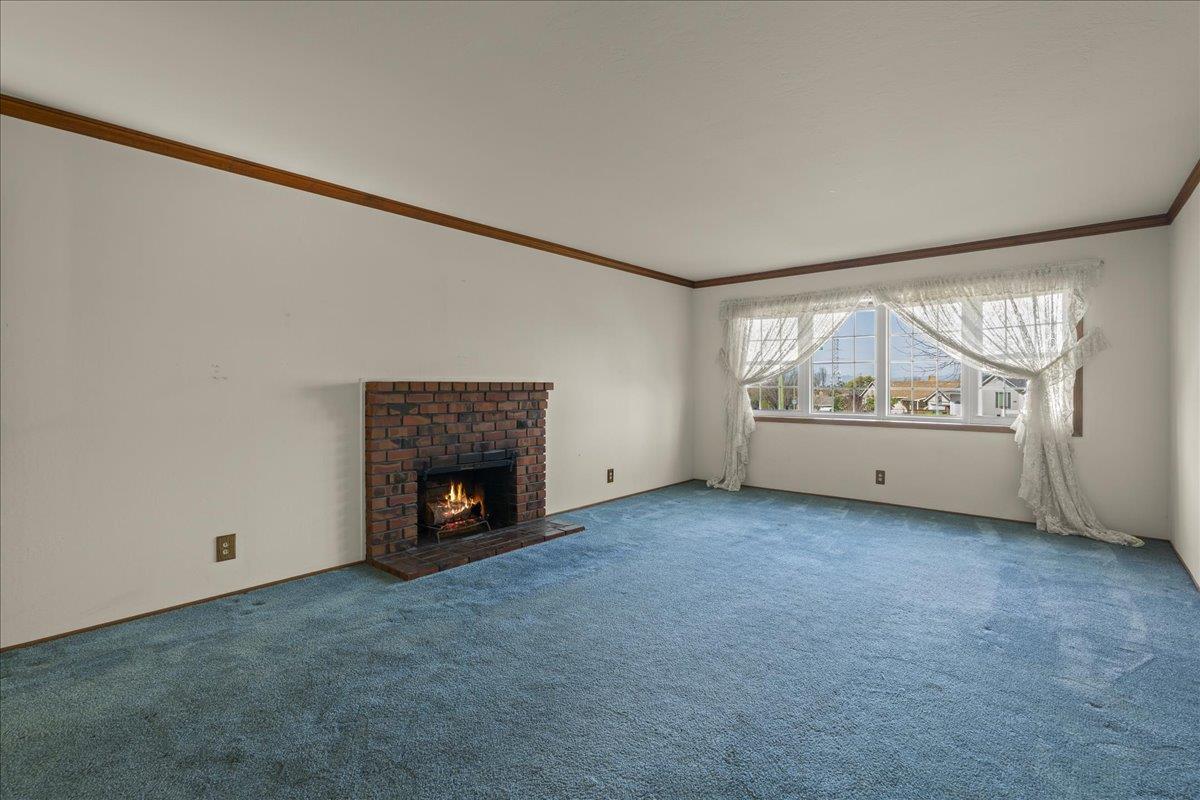 Detail Gallery Image 3 of 19 For 2250 Blossom Crest Way, San Jose,  CA 95124 - 4 Beds | 2 Baths