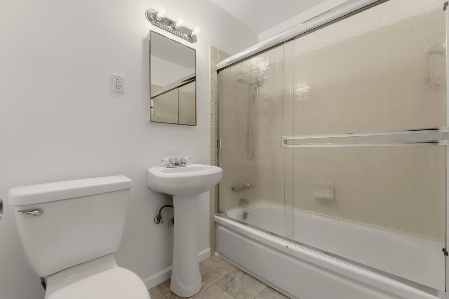 Detail Gallery Image 13 of 39 For 1516 Valdez Way, Pacifica,  CA 94044 - 3 Beds | 3 Baths