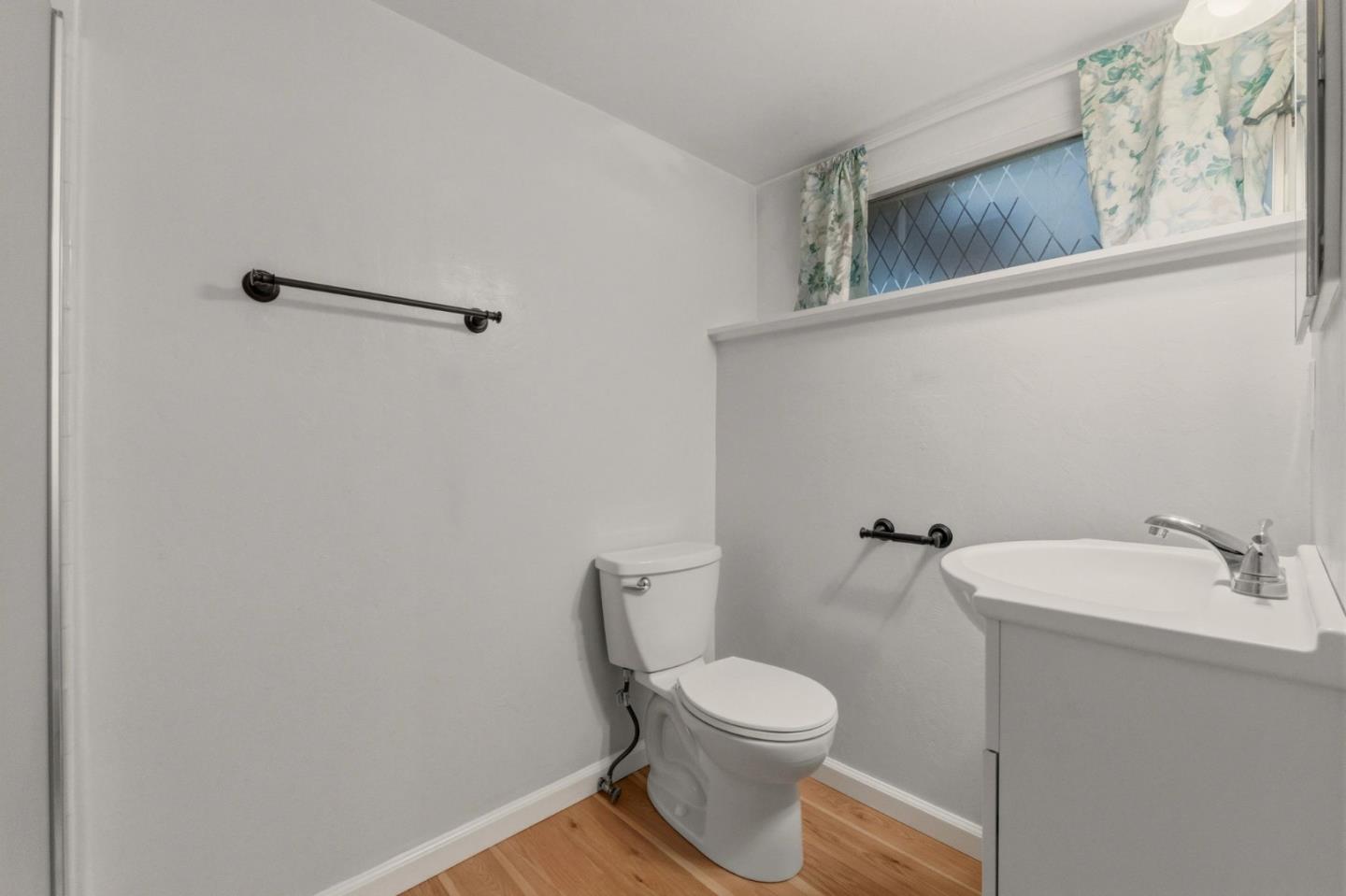 Detail Gallery Image 26 of 39 For 1516 Valdez Way, Pacifica,  CA 94044 - 3 Beds | 3 Baths