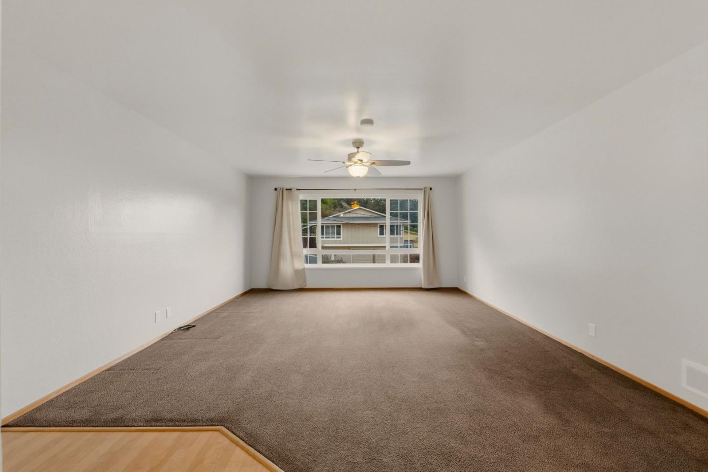 Detail Gallery Image 3 of 39 For 1516 Valdez Way, Pacifica,  CA 94044 - 3 Beds | 3 Baths