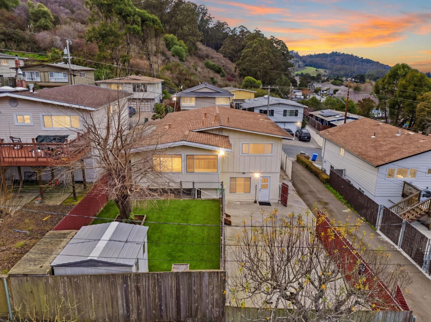 Detail Gallery Image 32 of 39 For 1516 Valdez Way, Pacifica,  CA 94044 - 3 Beds | 3 Baths