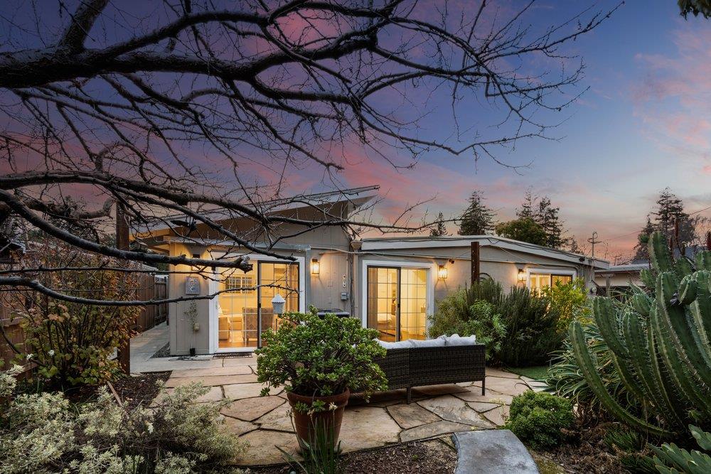 Detail Gallery Image 2 of 31 For 2040 Don Ct, Santa Clara,  CA 95050 - 3 Beds | 2 Baths