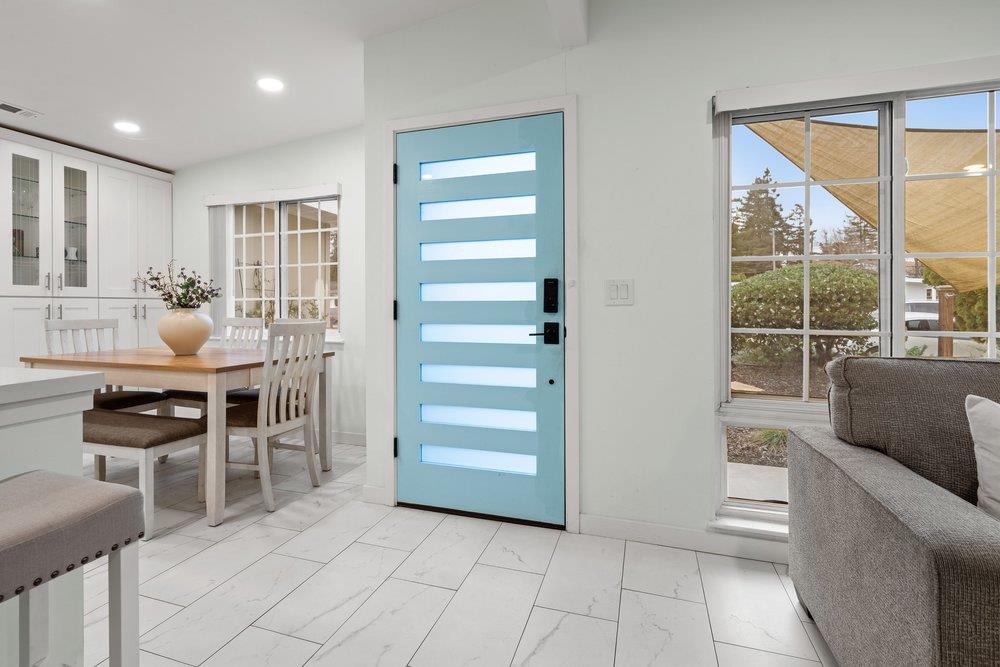 Detail Gallery Image 4 of 31 For 2040 Don Ct, Santa Clara,  CA 95050 - 3 Beds | 2 Baths