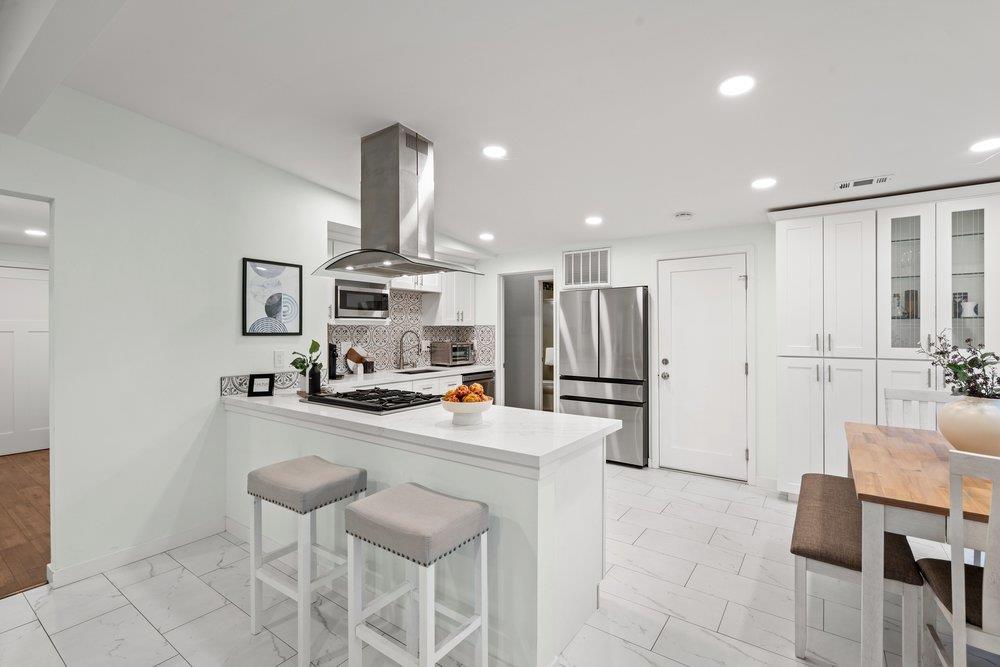 Detail Gallery Image 9 of 31 For 2040 Don Ct, Santa Clara,  CA 95050 - 3 Beds | 2 Baths