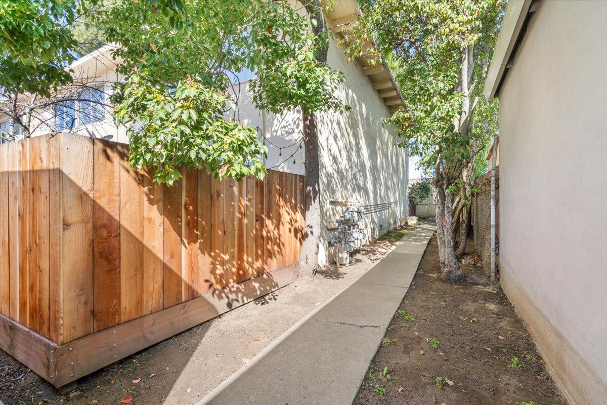 Detail Gallery Image 6 of 7 For 3212 Rolison Rd, Redwood City,  CA 94063 - – Beds | – Baths