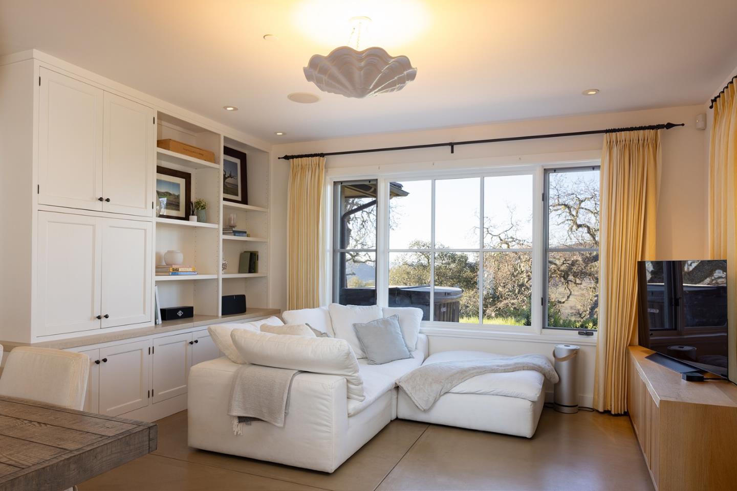 Detail Gallery Image 18 of 21 For 2 Touche Pass, Carmel,  CA 93923 - 8 Beds | 8/1 Baths