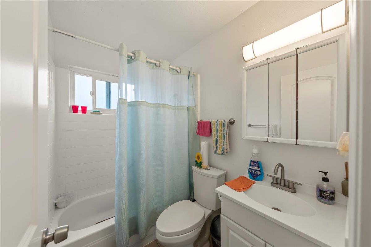 Detail Gallery Image 8 of 18 For 20324 Forest Ave, Castro Valley,  CA 94546 - – Beds | – Baths