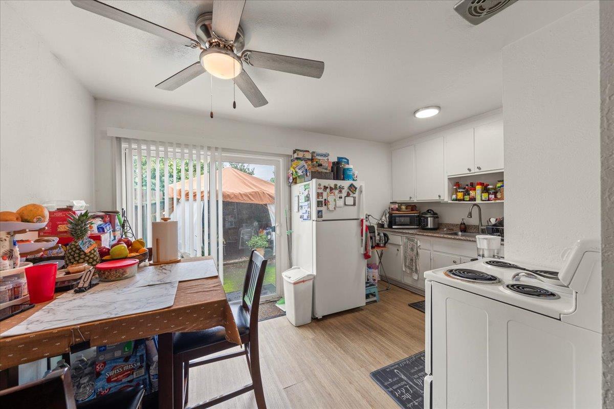 Detail Gallery Image 9 of 18 For 20324 Forest Ave, Castro Valley,  CA 94546 - – Beds | – Baths