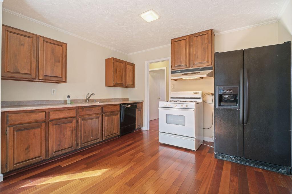 Detail Gallery Image 10 of 31 For 760 Noriega Way, Pacifica,  CA 94044 - 3 Beds | 1 Baths