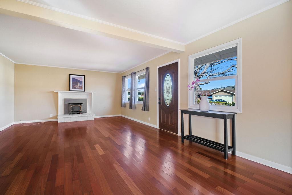 Detail Gallery Image 2 of 31 For 760 Noriega Way, Pacifica,  CA 94044 - 3 Beds | 1 Baths