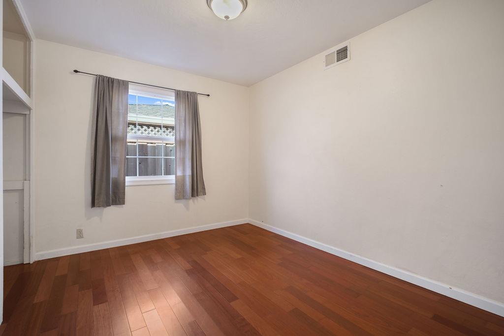 Detail Gallery Image 21 of 31 For 760 Noriega Way, Pacifica,  CA 94044 - 3 Beds | 1 Baths