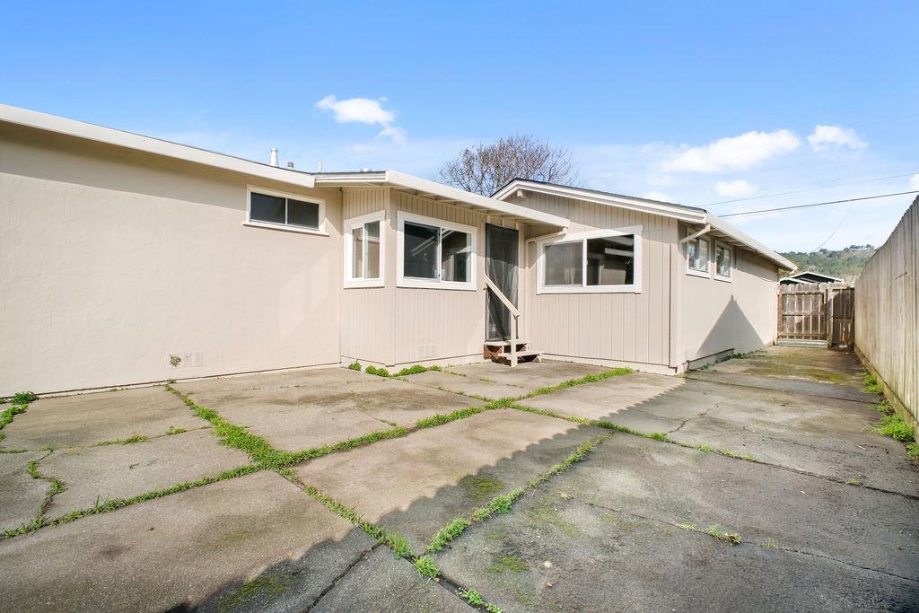 Detail Gallery Image 25 of 31 For 760 Noriega Way, Pacifica,  CA 94044 - 3 Beds | 1 Baths