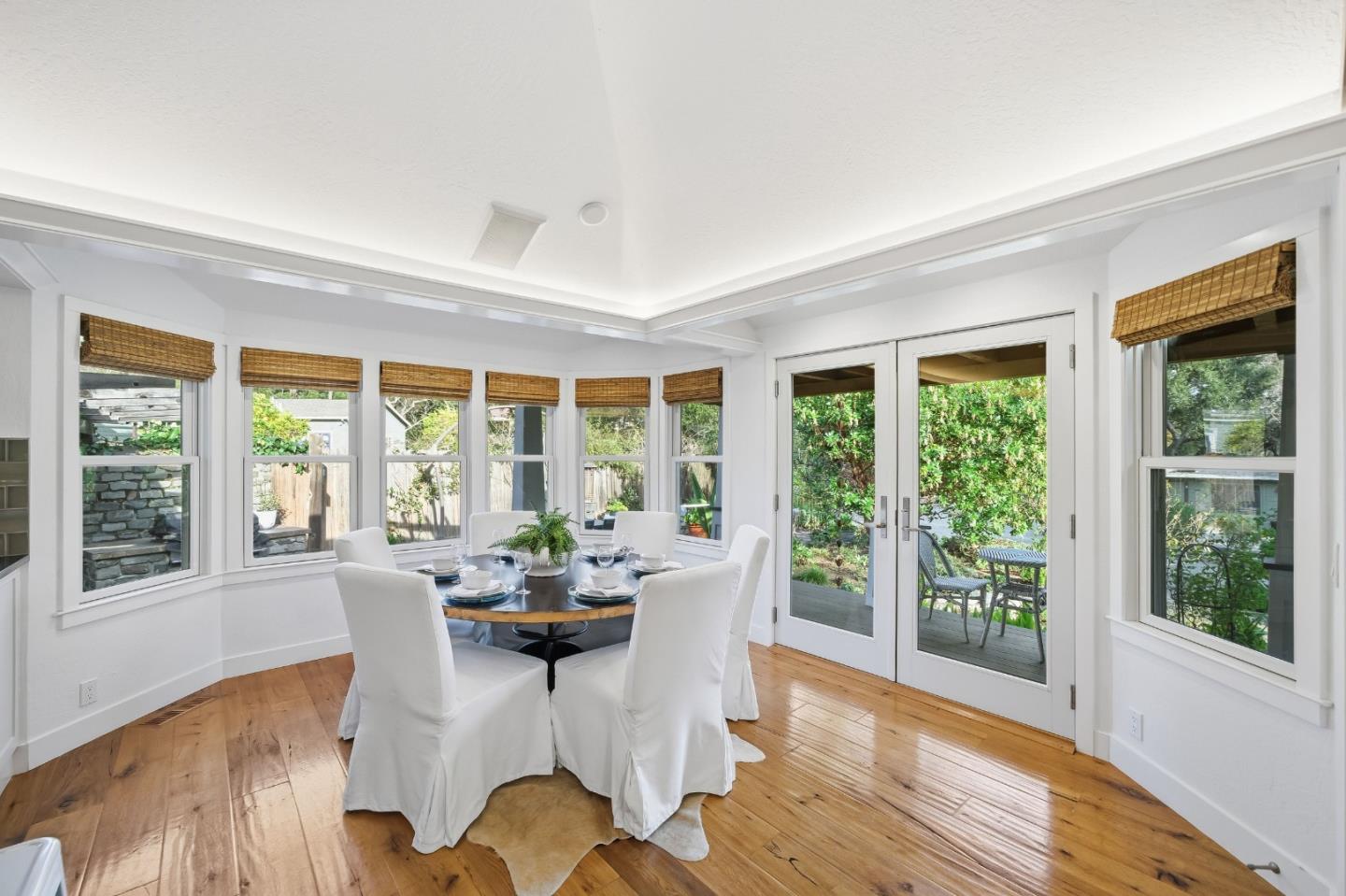 Detail Gallery Image 16 of 66 For 810 Glencrag Way, Woodside,  CA 94062 - 4 Beds | 4 Baths