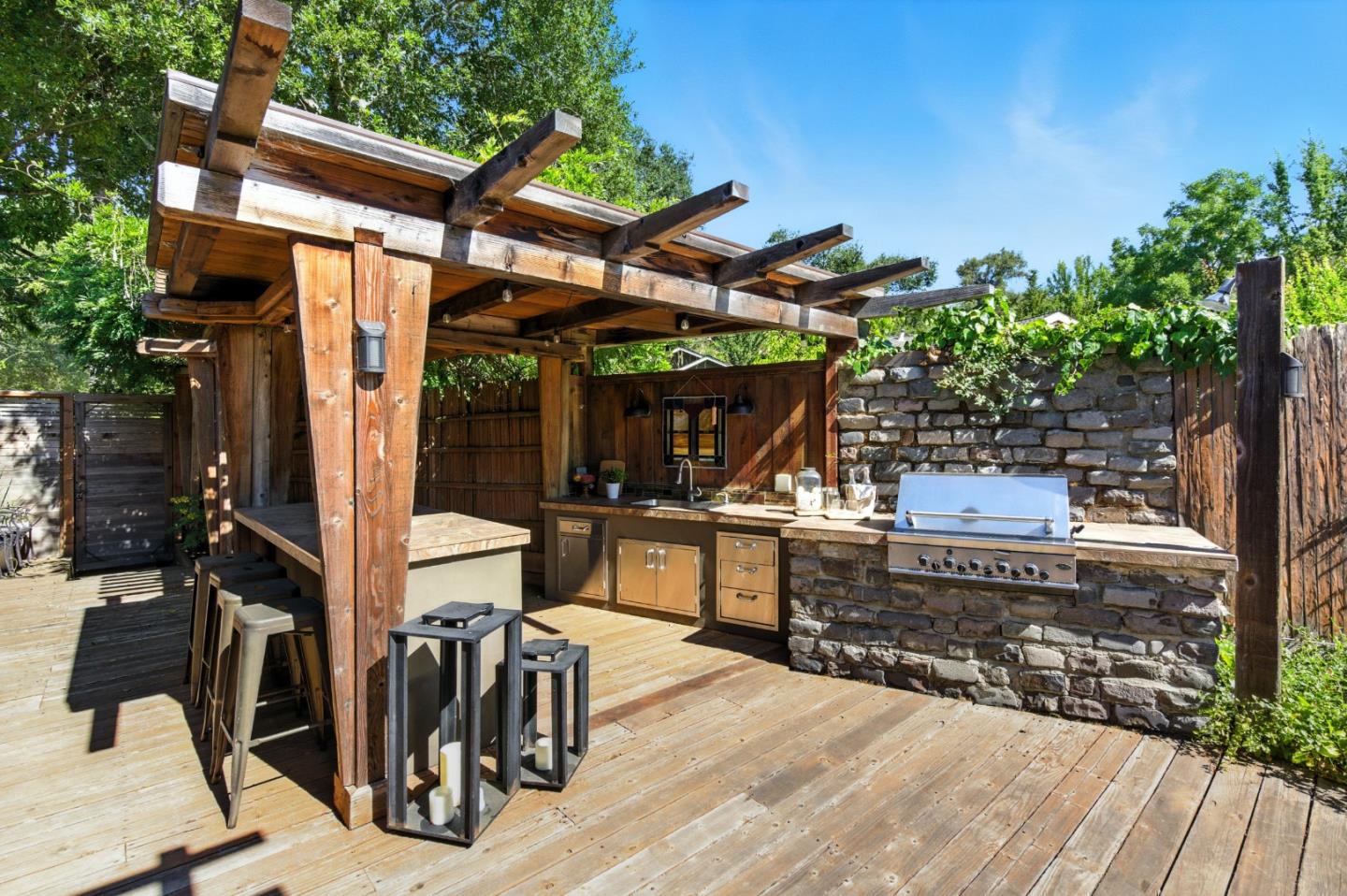 Detail Gallery Image 38 of 66 For 810 Glencrag Way, Woodside,  CA 94062 - 4 Beds | 4 Baths