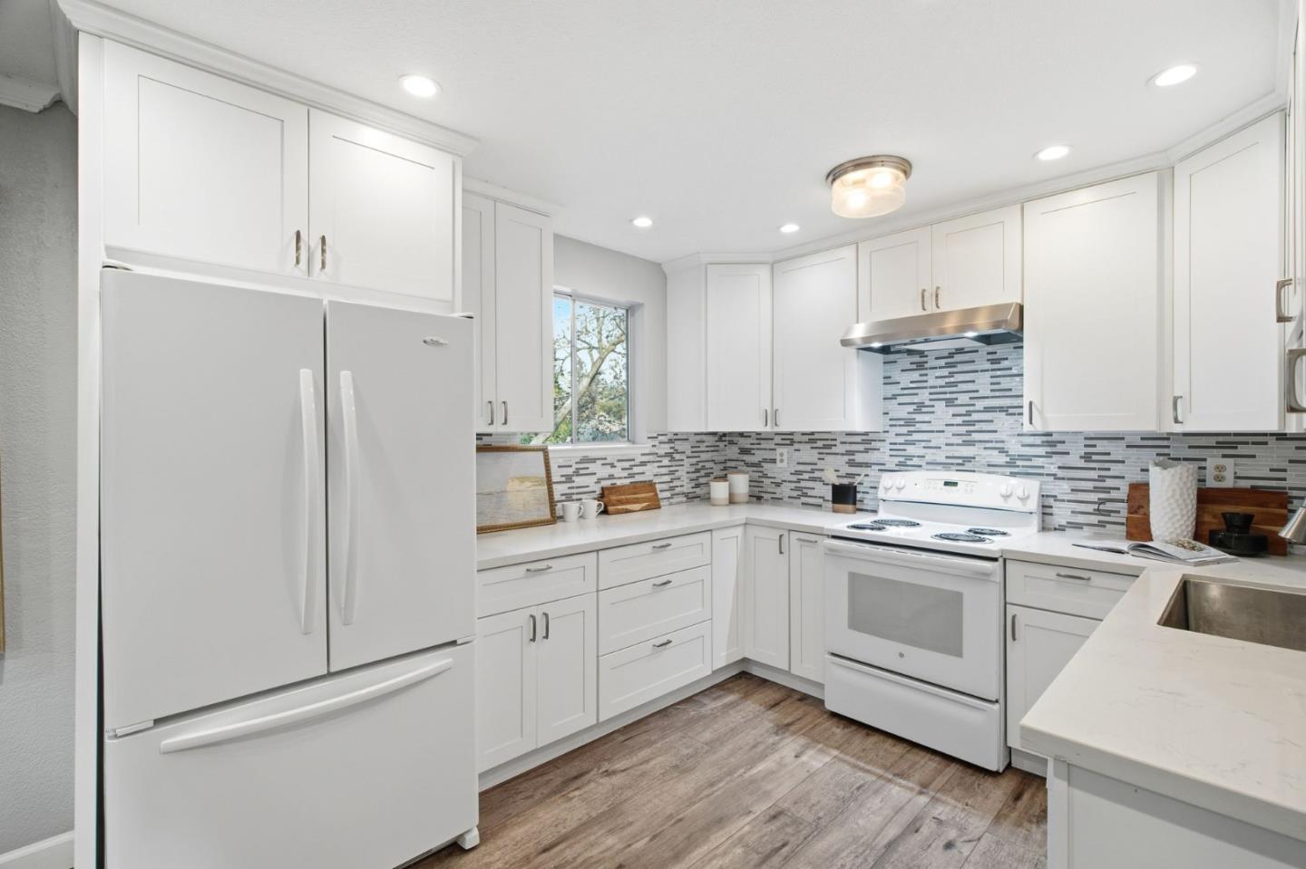 Detail Gallery Image 6 of 46 For 848 Apricot Ave #B,  Campbell,  CA 95008 - 1 Beds | 1 Baths