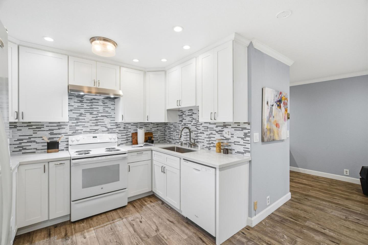 Detail Gallery Image 7 of 46 For 848 Apricot Ave #B,  Campbell,  CA 95008 - 1 Beds | 1 Baths