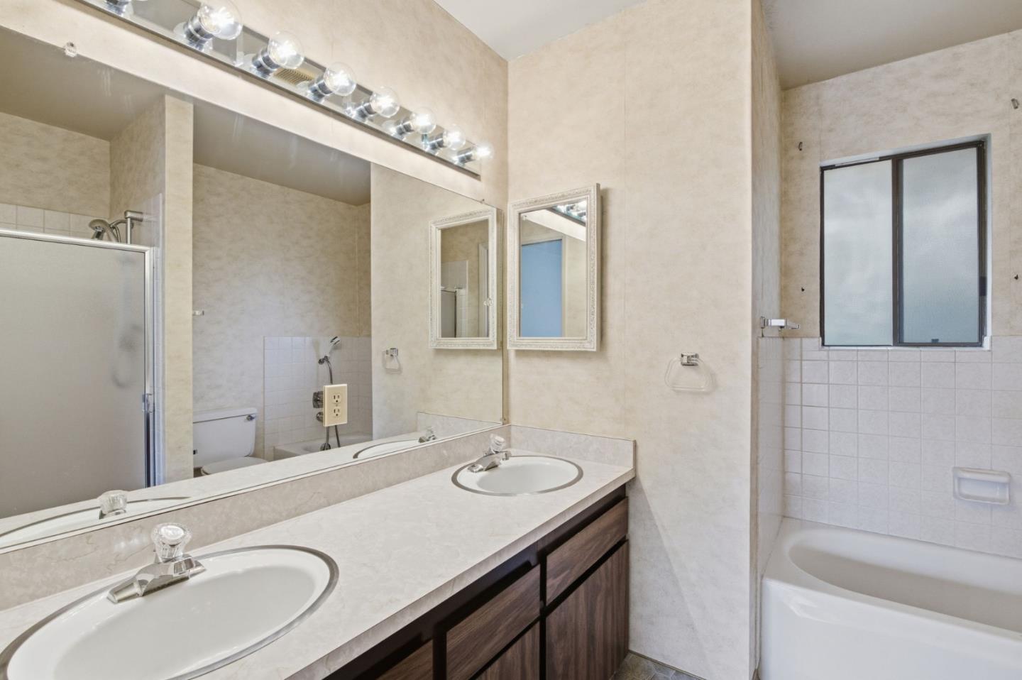 Detail Gallery Image 27 of 75 For 831 University Dr, Menlo Park,  CA 94025 - – Beds | – Baths