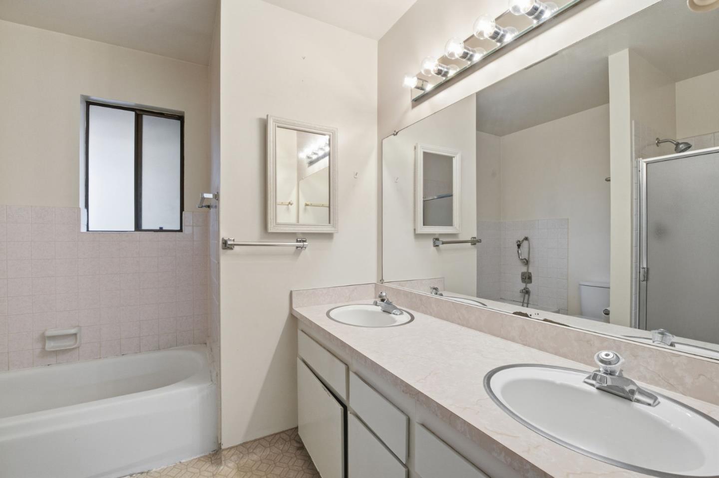 Detail Gallery Image 59 of 75 For 831 University Dr, Menlo Park,  CA 94025 - – Beds | – Baths