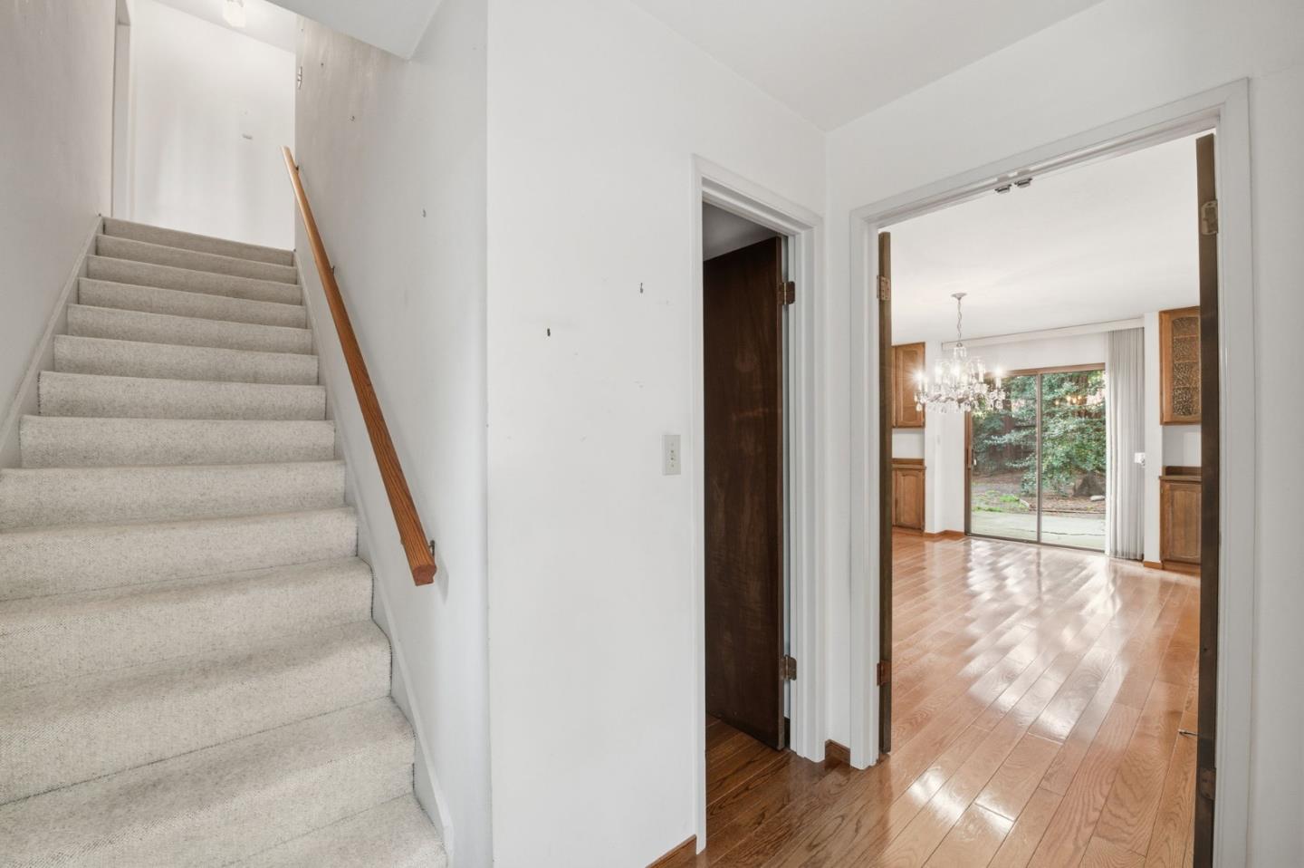 Detail Gallery Image 8 of 75 For 831 University Dr, Menlo Park,  CA 94025 - – Beds | – Baths