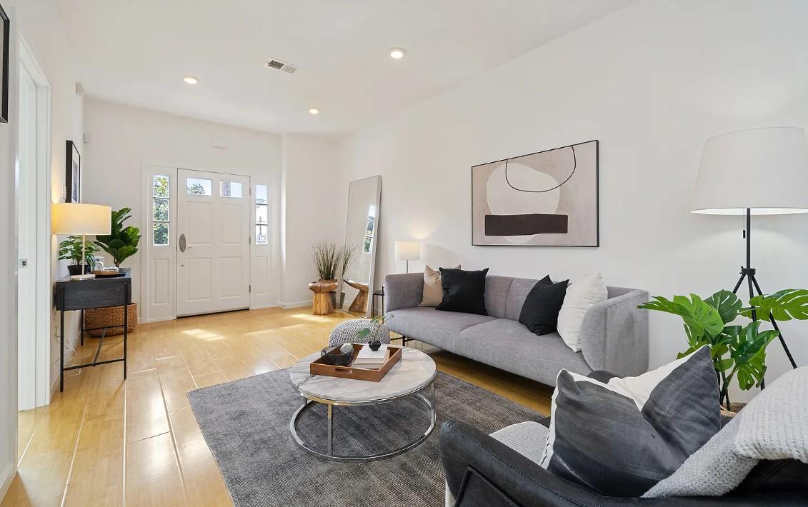 Detail Gallery Image 3 of 16 For 73 Leese St, San Francisco,  CA 94110 - – Beds | – Baths