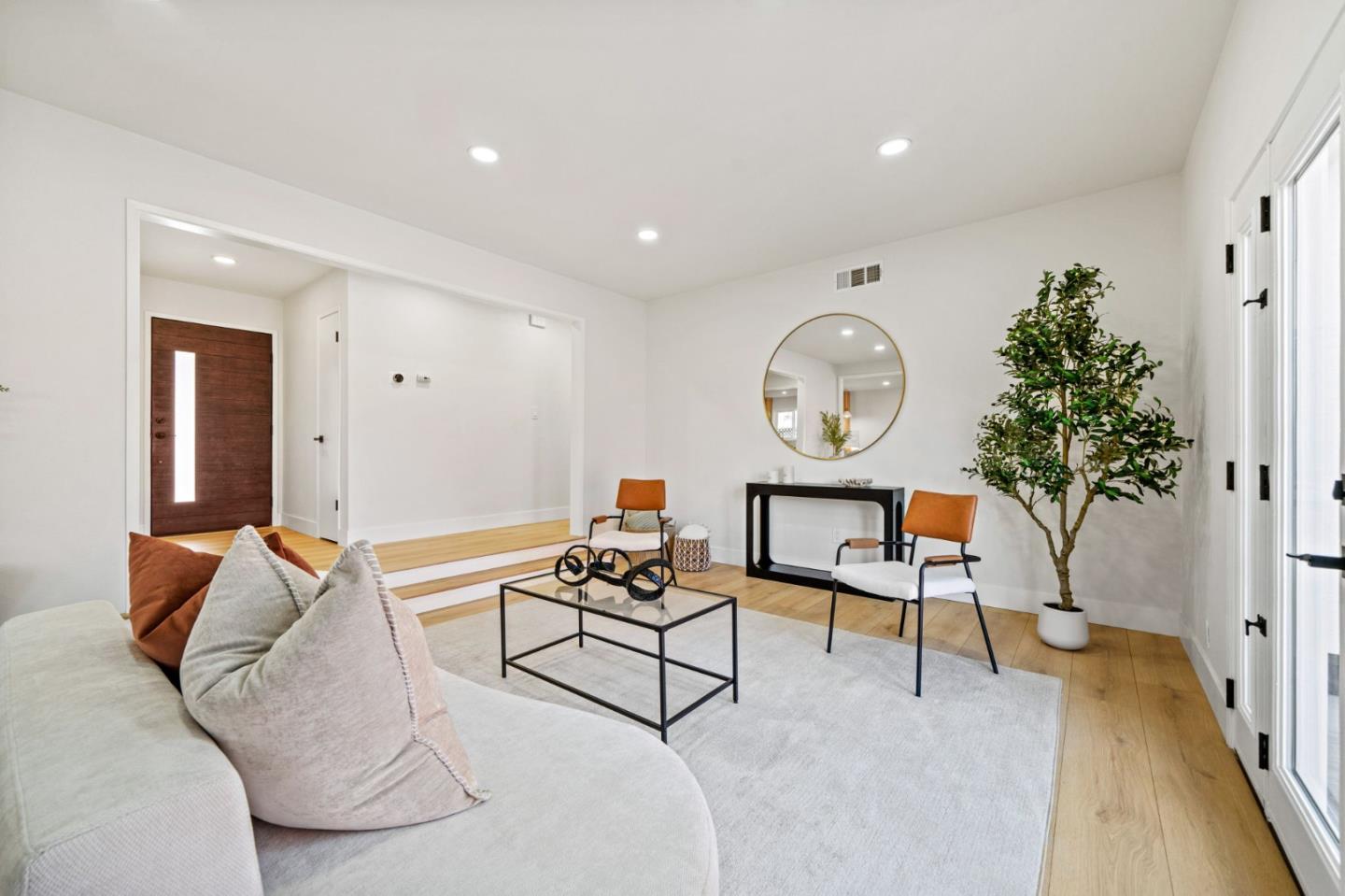 Detail Gallery Image 12 of 28 For 579 Suisse Dr, San Jose,  CA 95123 - 3 Beds | 2 Baths