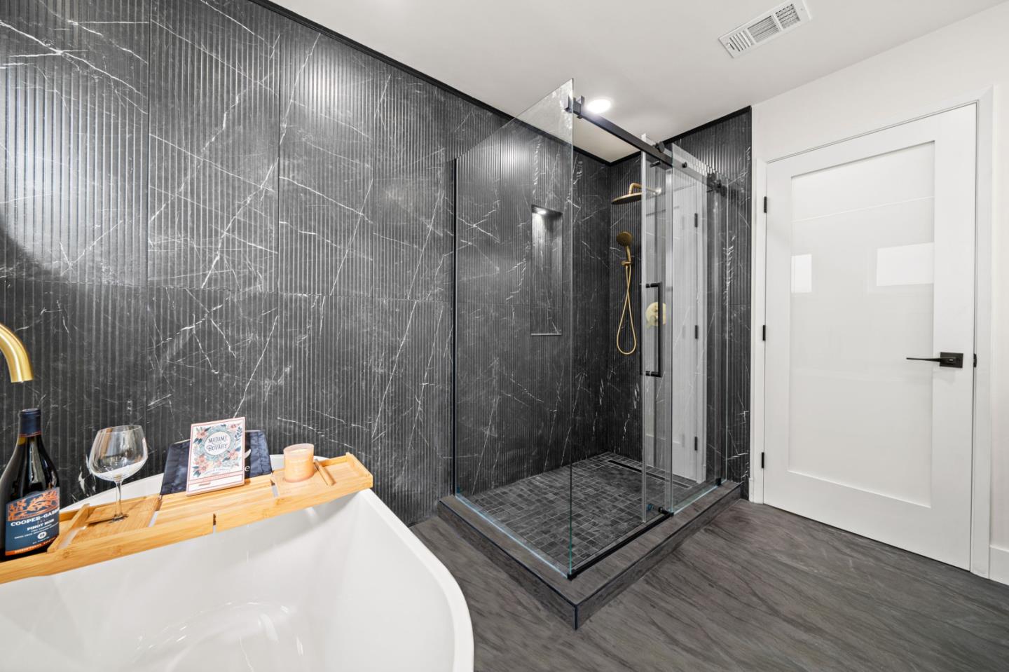 Detail Gallery Image 22 of 28 For 579 Suisse Dr, San Jose,  CA 95123 - 3 Beds | 2 Baths