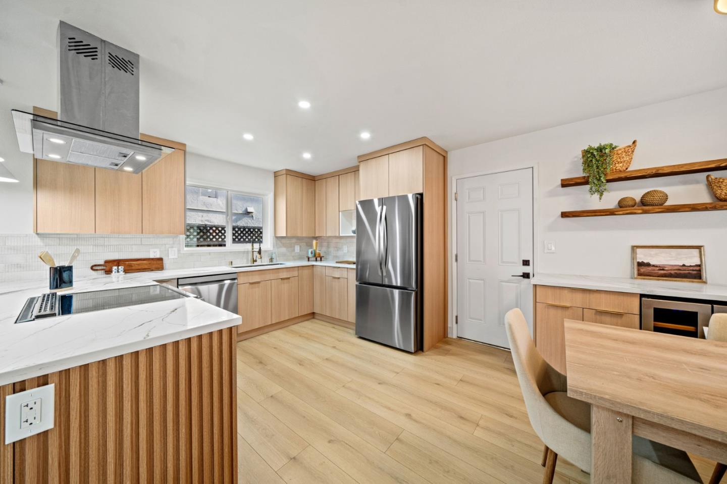 Detail Gallery Image 4 of 28 For 579 Suisse Dr, San Jose,  CA 95123 - 3 Beds | 2 Baths