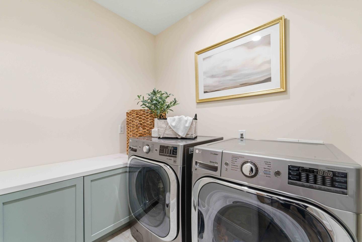 Detail Gallery Image 22 of 29 For 15689 Linda Ave, Los Gatos,  CA 95032 - 4 Beds | 3/1 Baths