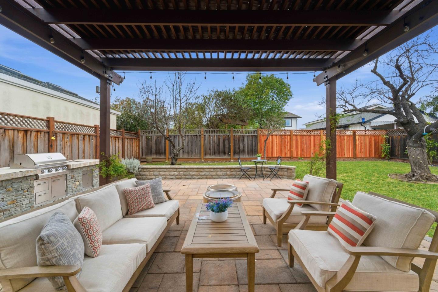 Detail Gallery Image 23 of 29 For 15689 Linda Ave, Los Gatos,  CA 95032 - 4 Beds | 3/1 Baths