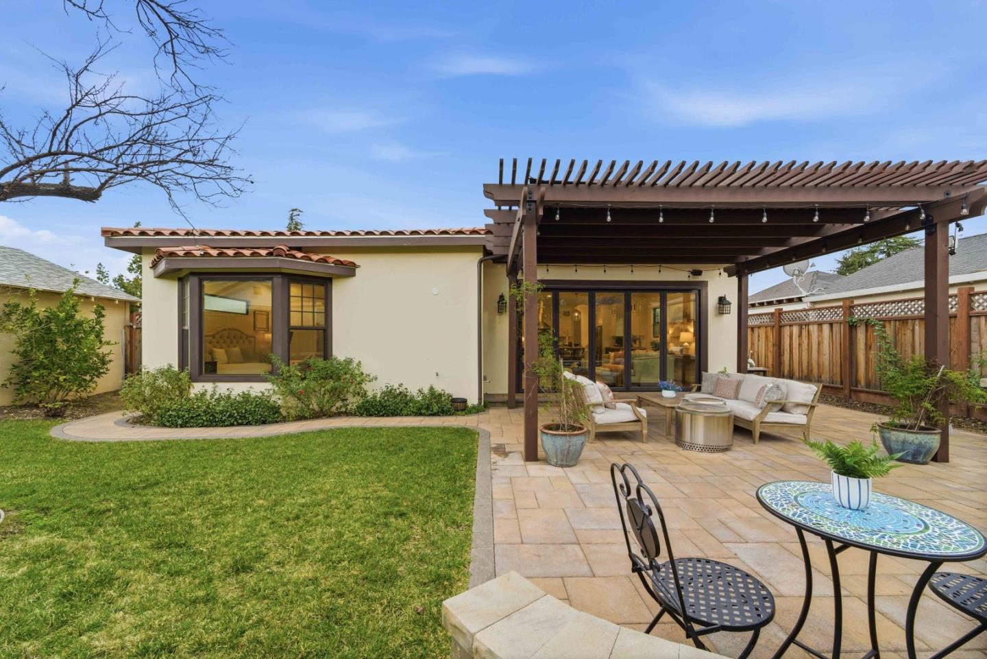 Detail Gallery Image 26 of 29 For 15689 Linda Ave, Los Gatos,  CA 95032 - 4 Beds | 3/1 Baths