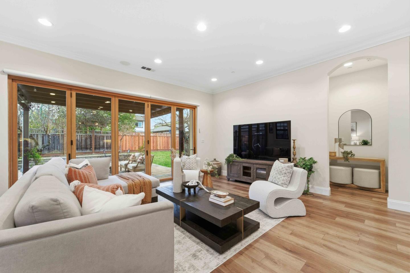 Detail Gallery Image 3 of 29 For 15689 Linda Ave, Los Gatos,  CA 95032 - 4 Beds | 3/1 Baths