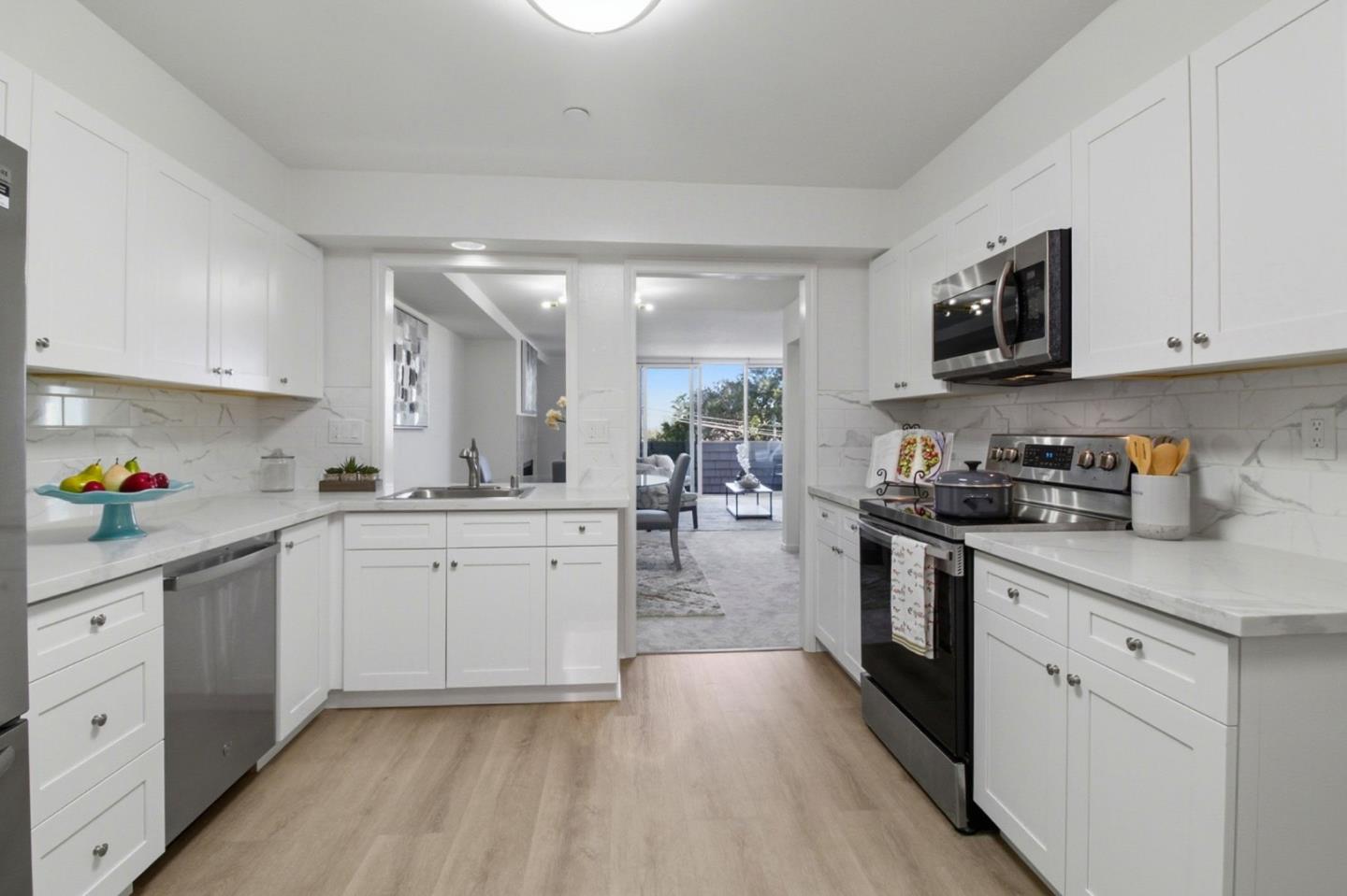 Detail Gallery Image 10 of 35 For 1500 Sherman Ave 3a,  Burlingame,  CA 94010 - 2 Beds | 2 Baths