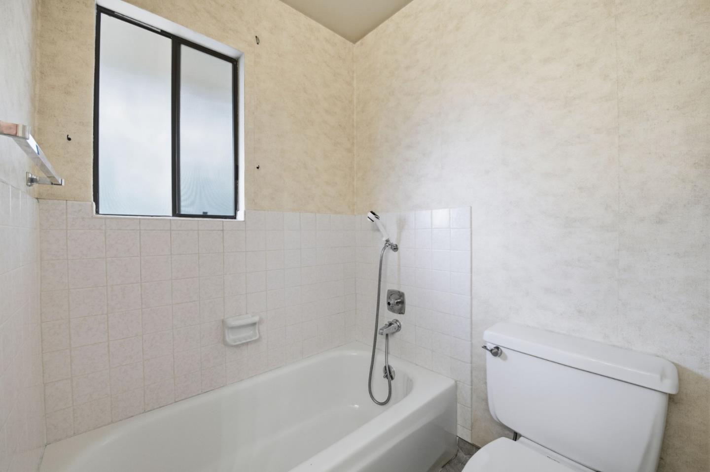 Detail Gallery Image 26 of 73 For 831 University Dr #831-833,  Menlo Park,  CA 94025 - 6 Beds | 4/2 Baths