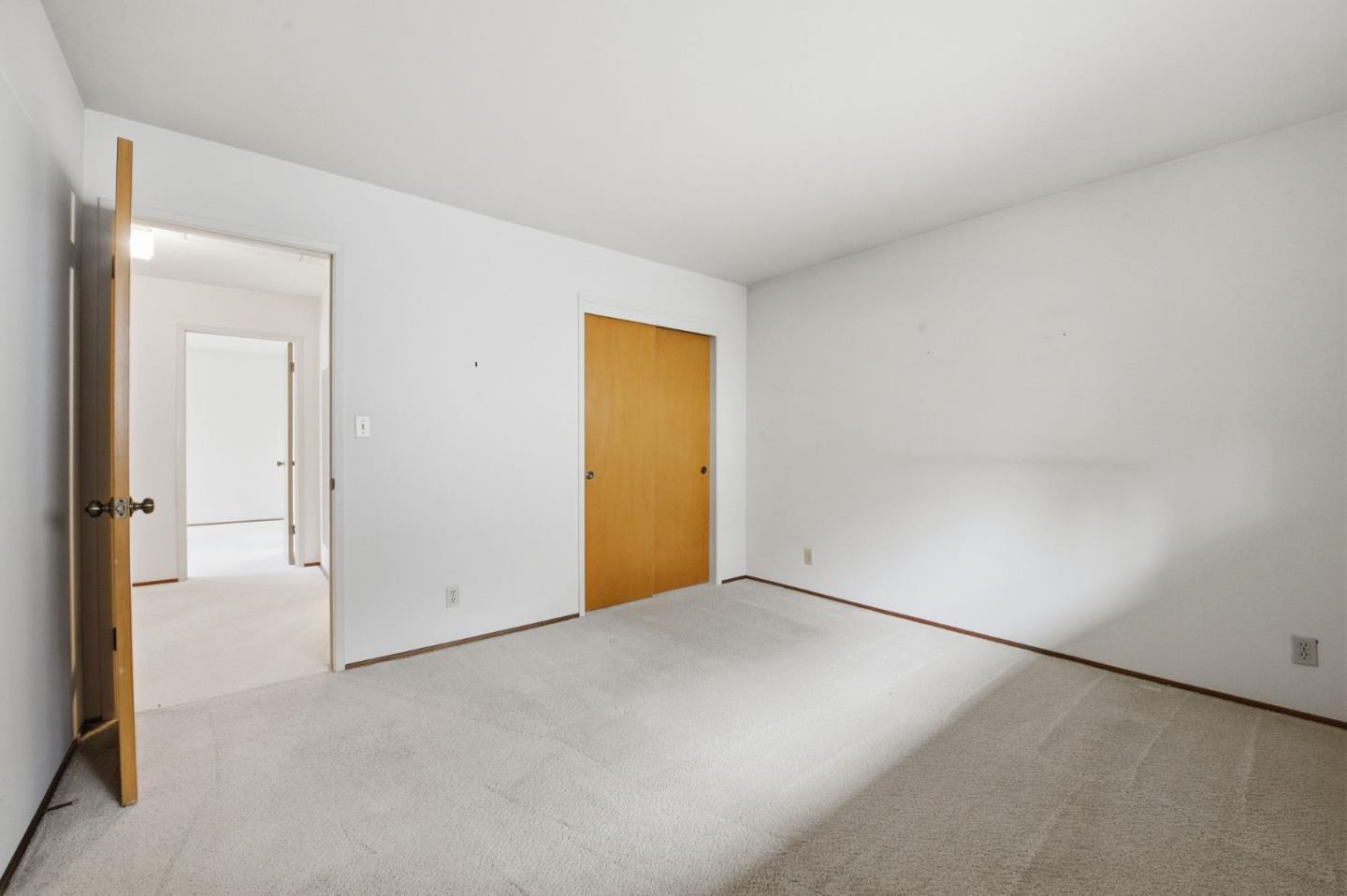 Detail Gallery Image 30 of 73 For 831 University Dr #831-833,  Menlo Park,  CA 94025 - 6 Beds | 4/2 Baths