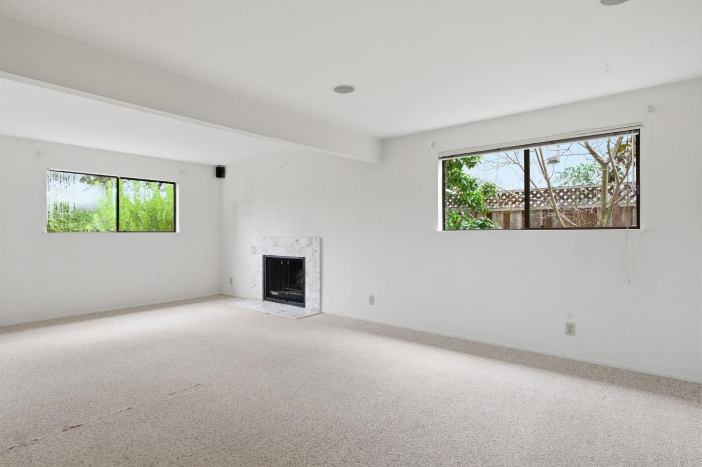 Detail Gallery Image 41 of 73 For 831 University Dr #831-833,  Menlo Park,  CA 94025 - 6 Beds | 4/2 Baths