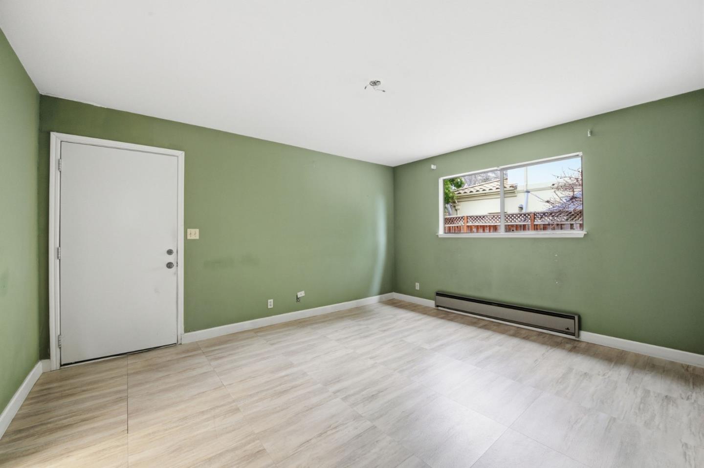 Detail Gallery Image 43 of 73 For 831 University Dr #831-833,  Menlo Park,  CA 94025 - 6 Beds | 4/2 Baths