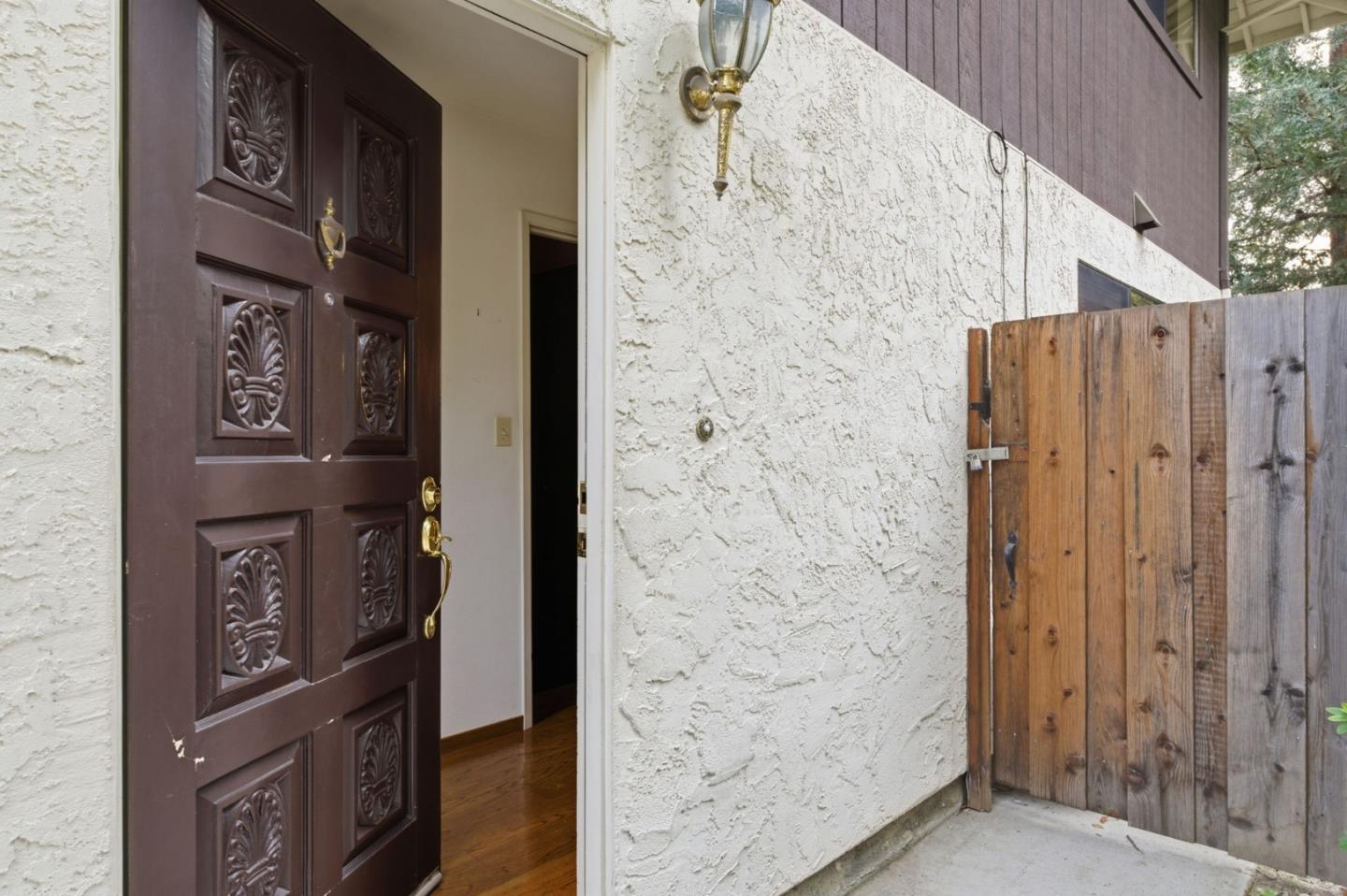 Detail Gallery Image 6 of 73 For 831 University Dr #831-833,  Menlo Park,  CA 94025 - 6 Beds | 4/2 Baths