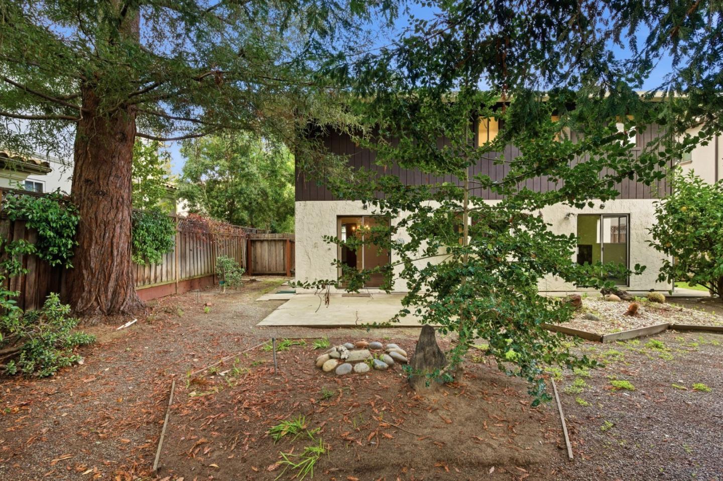 Detail Gallery Image 70 of 73 For 831 University Dr #831-833,  Menlo Park,  CA 94025 - 6 Beds | 4/2 Baths